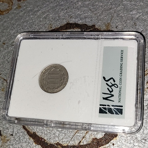 1872. Graded. Key Date. 3 Cent piece. VF 25 - Picture 4 of 5